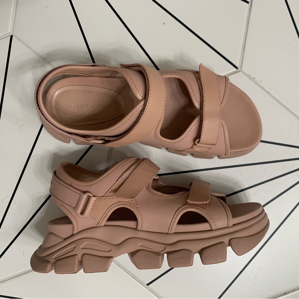 Sandles